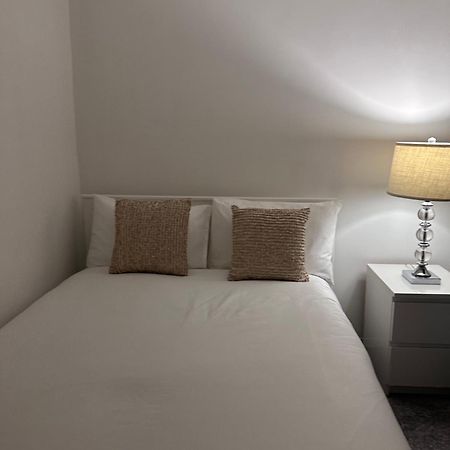 Ocean Village Marina 2 Bedroom Apartment With Balcony! Саутгемптон Экстерьер фото