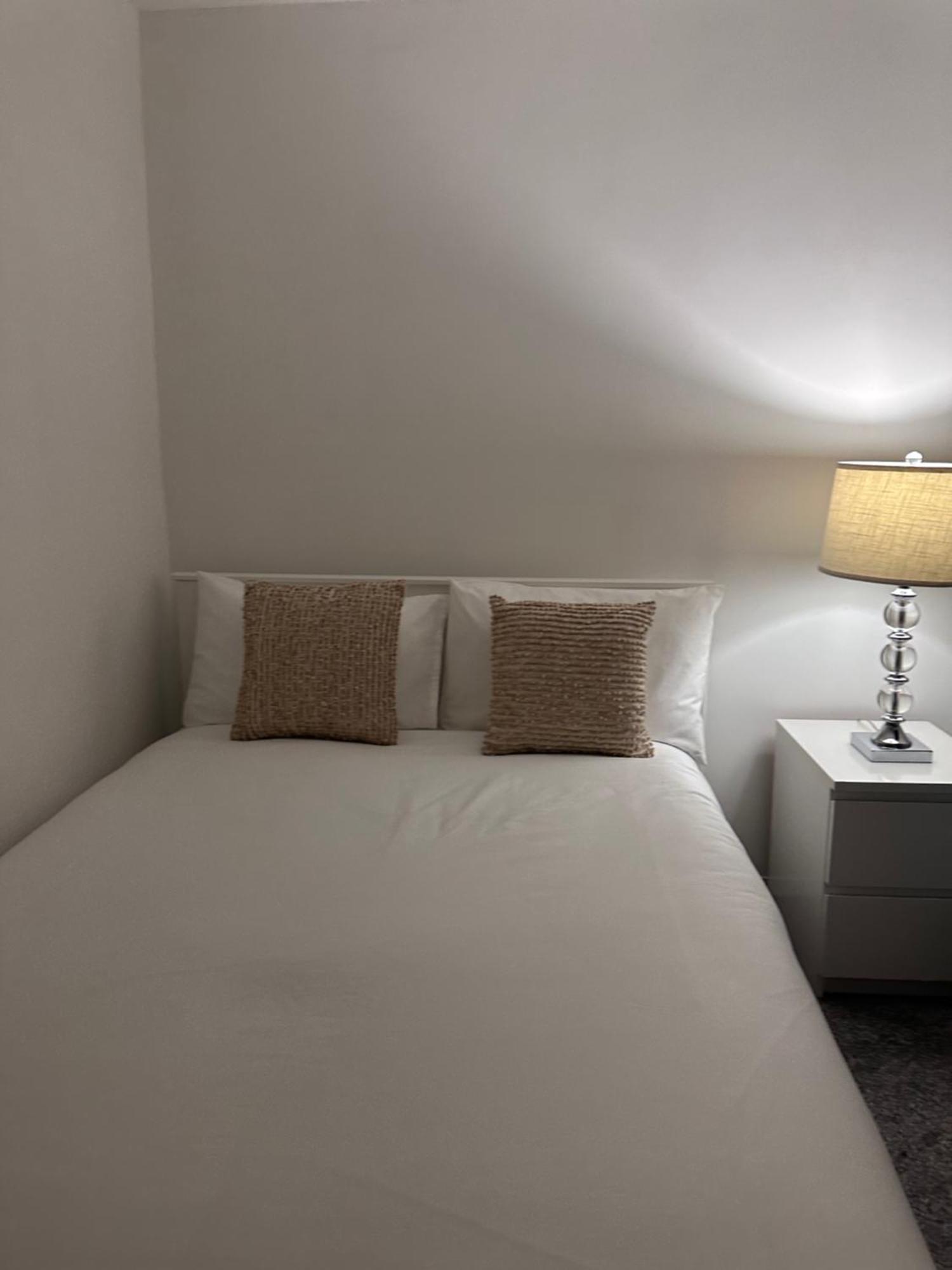 Ocean Village Marina 2 Bedroom Apartment With Balcony! Саутгемптон Экстерьер фото